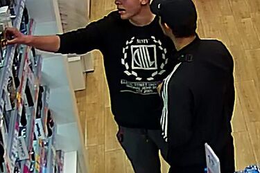 Ukradli perfumy z galerii. Widzieliście ich?