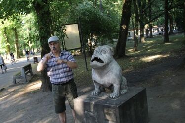 Śledzikowanie i język migowy. Powstał niezwykły spektakl inspirowany Białymstokiem