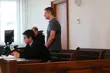 Odbierał pieniądze i przekazywał je oszustom. Twierdzi, że był tylko kurierem