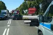 Zakleszczenie w aucie. Kobieta i dziecko są ranni