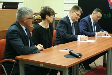 Grill, latarnie solarne czy świetlica w zlewni mleka - powstaną na podlaskich wsiach