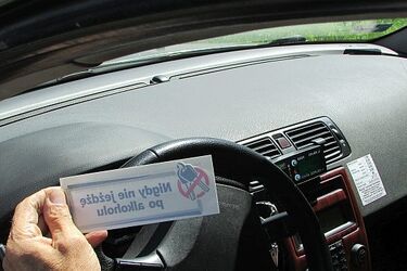 Na rauszu spowodował kolizję. Po stłuczce uciekł