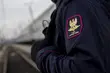 Upadł przed nadjeżdżającym pociągiem