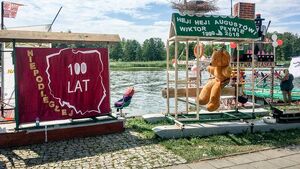 Ponad 20 ekip wystartowało w Pływaniu Na Byle Czym [ZDJĘCIA]