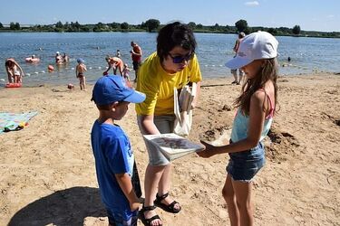 Książki dla plażowiczów. Doskonałe na wakacje
