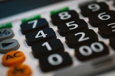 Powiat białostocki ma rekordzistę. 34-latek jest zadłużony na prawie 4 mln zł