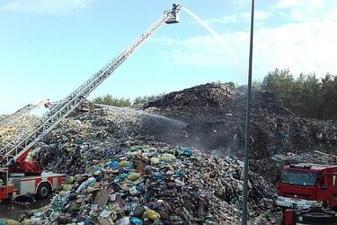 Płonie wysypisko śmieci w Studziankach