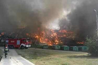 111 zastępów, 350 strażaków, 3 doby walki z ogniem. Wysypisko w Studziankach ugaszone