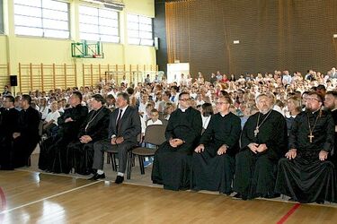 Rozbrzmiał pierwszy dzwonek. Kolejny rok szkoły trzeba uznać za otwarty