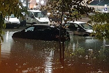 Białostockie ulice zalane. Duże problemy z przejazdem