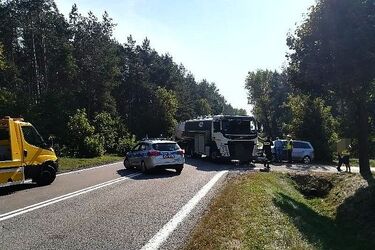 1,5-roczne dziecko w szpitalu. Auto uderzyło w mleczarkę