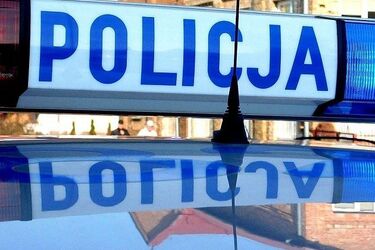 Wjechał na odgrodzony teren i potrącił pracownika