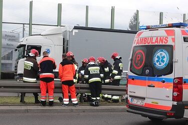 Zderzenie osobówki z motocyklem. Trasa Generalska w korkach [ZDJĘCIA]