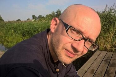 Ziemowit Szczerek odwiedzi Białystok. Październikowe spotkania z pisarzami