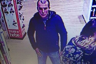 Kradł z drogerii w galerii handlowej. Rozpoznajesz tego mężczyznę?