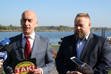 Tadeusz Arłukowicz: Apeluję o zawieszenie prac dotyczących lotniska