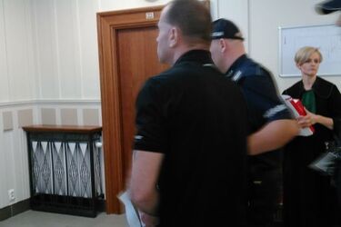 Miał gwałcić trzy dziewczynki. Białostocki nauczyciel stanął przed sądem