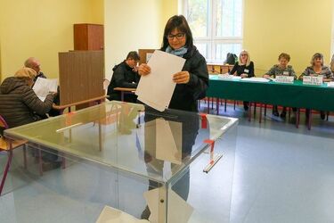 Trwają wybory samorządowe. W Podlaskiem największa frekwencja i rekord wśród gmin[ZDJĘCIA]