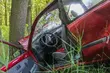 Skoda uderzyła w drzewo. Dwie osoby trafiły do szpitala