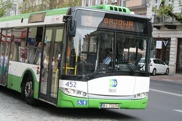 1 listopada – autobusy darmowe. Dodatkowe linie dowiozą na cmentarze