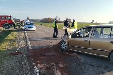 Czołówka w powiecie siemiatyckim. Jedna osoba trafiła do szpitala