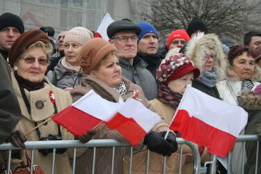 Z flagami, balonami i biało-czerwonymi serduszkami. Białostoczanie uroczyście świętowali