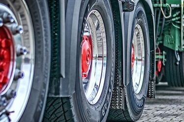 Ilu uczniów zmieści się w kabinie ciężarówki?