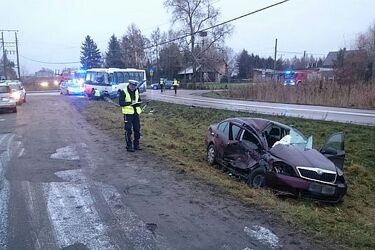 Wymusił pierszeństwo przed autobusem. Są ranni