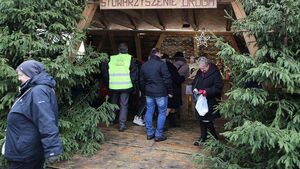 Święta za pasem, ale na jarmarku i w szopce dużo gości [ZDJĘCIA]