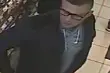 Włamał się do szuflady i zabrał ponad 1000 zł. Szuka go policja