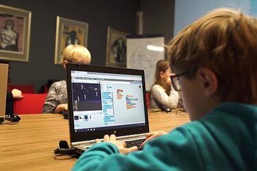 Koduj z Gigantami! Ruszają zapisy na warsztaty z programowania – ilość miejsc ograniczona