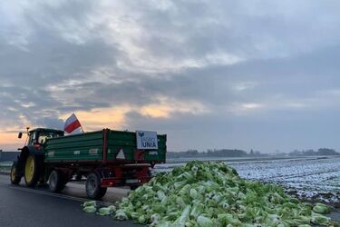 Manewry lokalne rolników i utrudnienia na DK 8