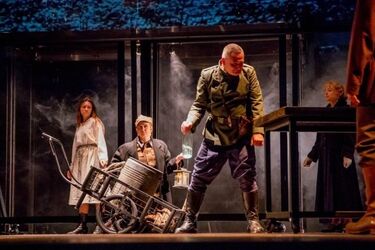 Zginęli, bo byli Polakami. Spektakl "Obława" tuż przed premierą