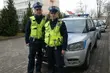 Policjanci uratowali mężczyznę z płonącego domu