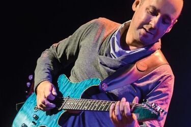 Marek Napiórkowski i jego gość. Koncert w Famie