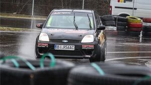 Samochodowe Mistrzostwa Białegostoku. Runda pod znakiem deszczu [ZDJĘCIA]