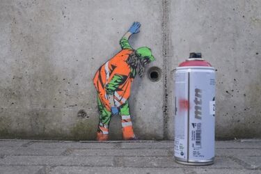 Pracownicy komunalni uwolnieni. Nowy street art na ulicach