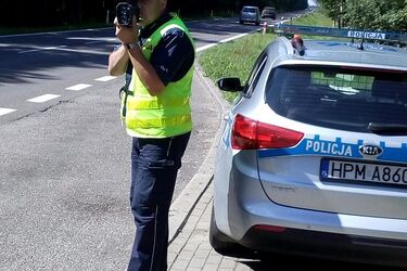 Jechała zdecydowanie za szybko. Straciła prawo jazdy