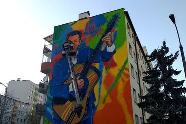 Mural z Zenkiem Martyniukiem został przemalowany