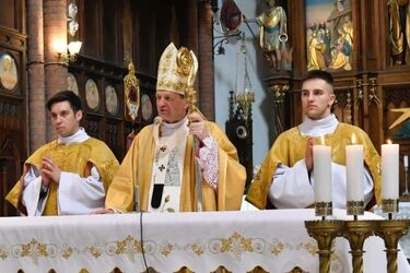 Wielkanoc. Kościół katolicki świętuje zmartwychwstanie Jezusa Chrystusa