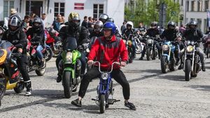 Motocykliści opanowali Rynek Kościuszki [ZDJĘCIA]