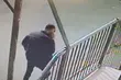 Rozpoznajesz tego człowieka? Zaatakował w rejonie szkoły