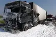 Tir w płomieniach. Droga zablokowana