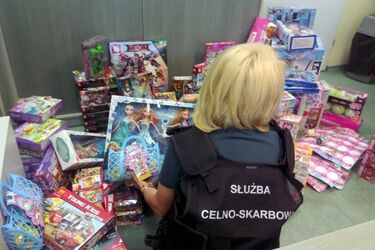 242 opakowania zabawek i klocków. A wszystko podrobione