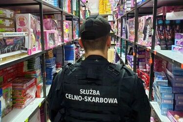 Podrobione zabawki na targowisku. Ponad 10 tys. sztuk [WIDEO]