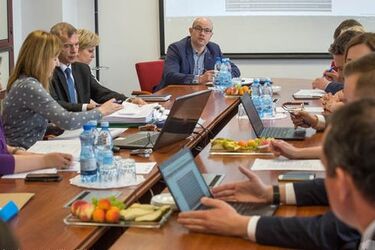 Dodatkowe zajęcia i poprawka wyników w nauce uczniów. Skorzystają także seniorzy