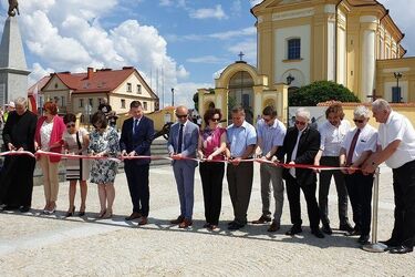 Choroszcz ma nowy rynek. Z fontannami i pomnikiem, ale bez drzew