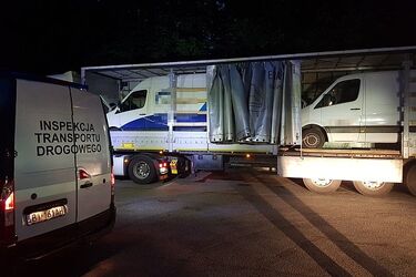 Przewóz z "niespodzianką". Auta były kradzione 