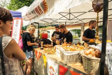 Podlaskie Śniadanie Mistrzów. Koce piknikowe dla białostoczan i pyszne jedzenie