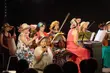 Letnia Serenada. Koncert przed kawiarnią Fama